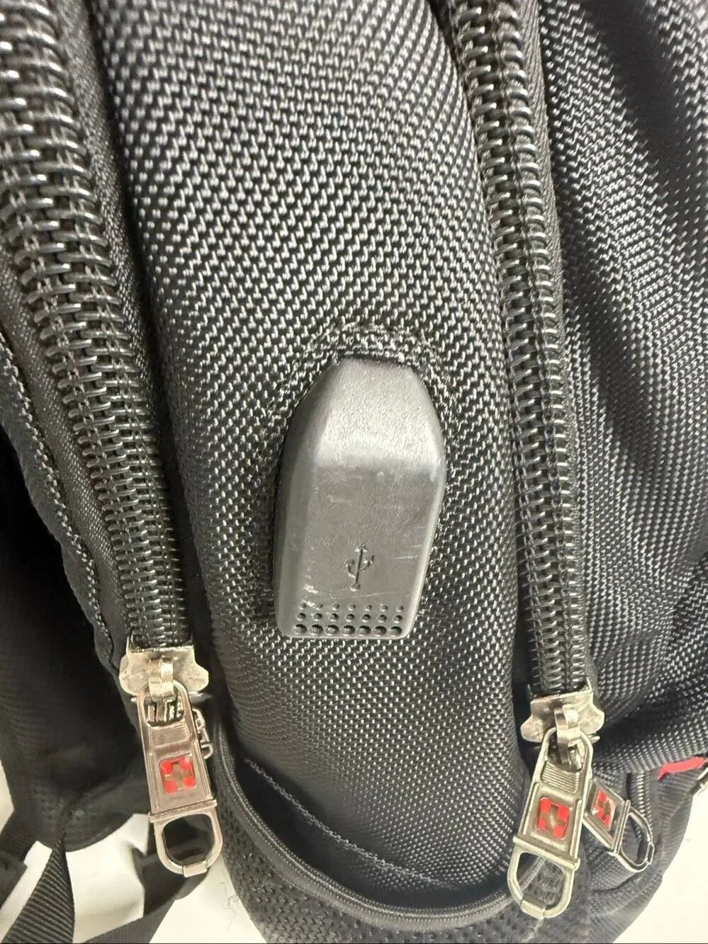 Swiss Tech Navigator Backpack - Picture 7 of 16